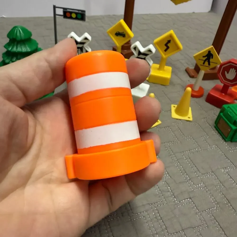 Fisher Price Geotrax Lot Signs Traffic Lights Tree Cones Replacement Pieces